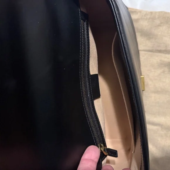 Gorgeous Gucci Handbag - Picture 3 of 4